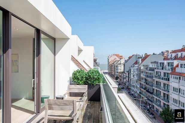 Modern duplex apartment near the Zeedijk and Rubensplein.