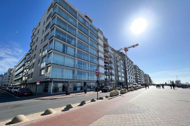 Modern twee slaapkamer appartement met prachtig frontaal zeezicht