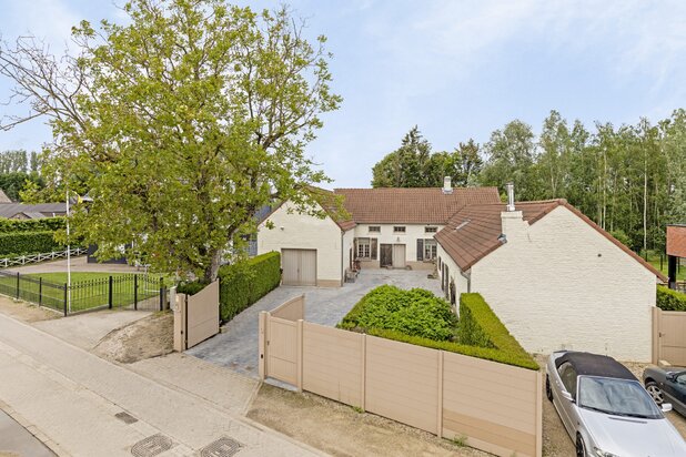 Charmante gerenoveerde villa met 4 kamers, garage en tuin