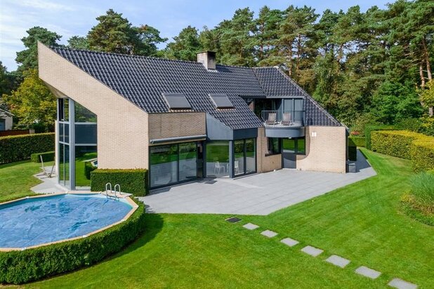 Exclusieve villa, op een unieke locatie in Lichtaart.