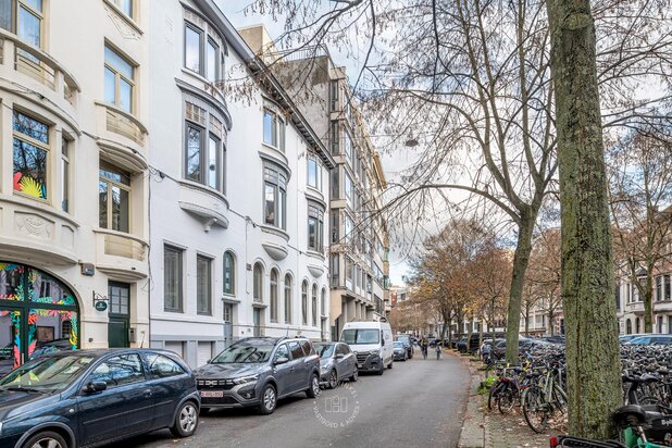 Authentieke burgerwoning nabij station Gent-Sint-Pieters