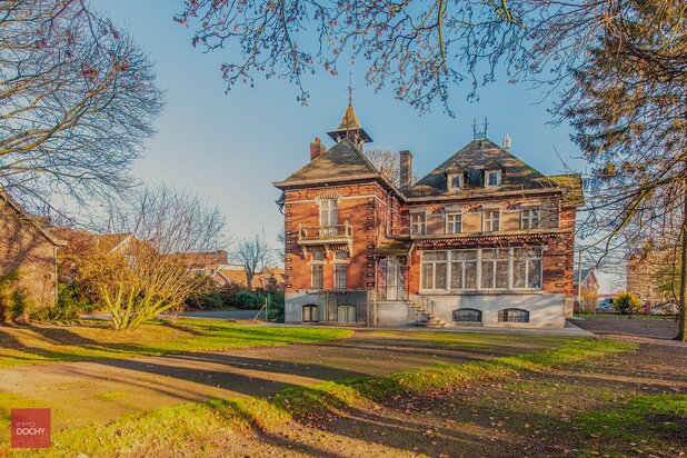 Karaktervol en centraal gelegen villa-herenhuis met unieke uitstraling