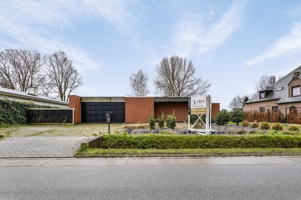 Architecturale bungalow met weiland bij centrum Sint-Niklaas