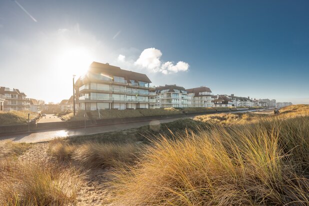 Instapklaar appartement op de wandeldijk in het Zoute