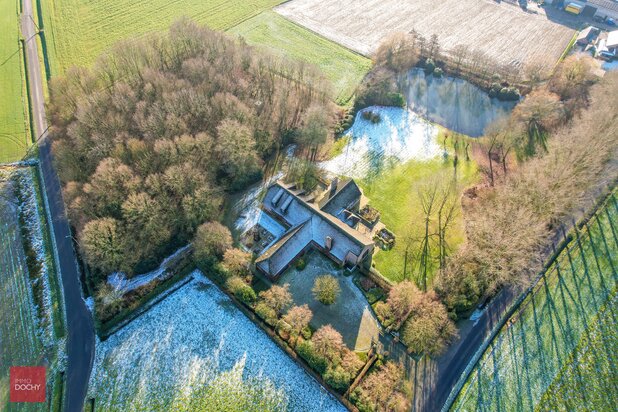 Ruim landhuis in prachtig domein van ca. 2ha