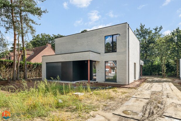 Nieuwbouw woning met 4 slpkrs en garage te Rijmenam