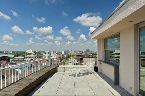 Unieke penthouse met meerdere terrassen en spectaculair zicht.