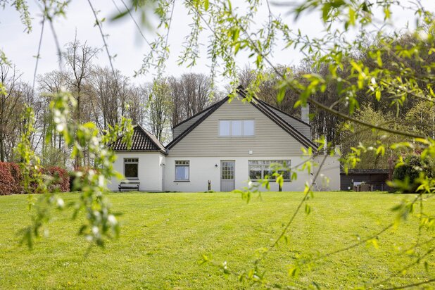 Te koop, prachtig landhuis op bijna 1 hectare in het hart van de Vlaamse Ardennen