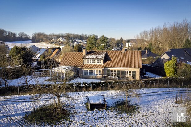 Ruime gezinswoning (356 m²) gelegen in een groene omgeving!