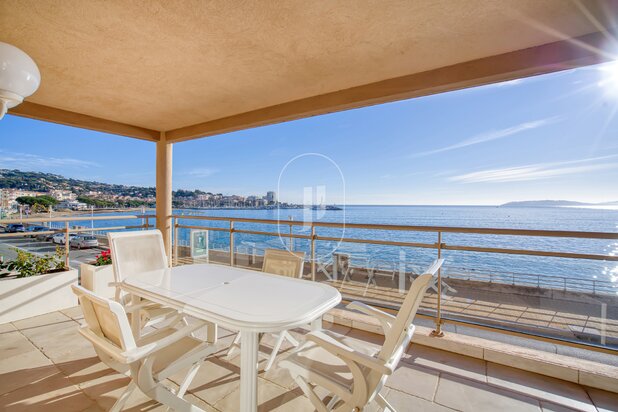 Magnificent sea-view apartment for sale in Sainte-Maxime