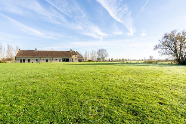 Landhuis met weiden