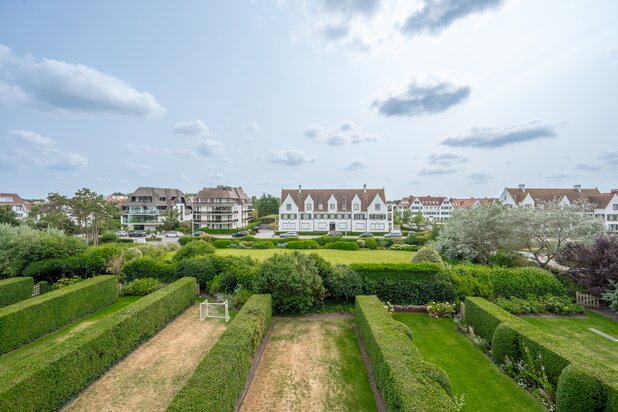 UITZONDERLIJK AANBOD Wandeldijk - Te renoveren appartement met perfecte oriëntatie en dubbele garage