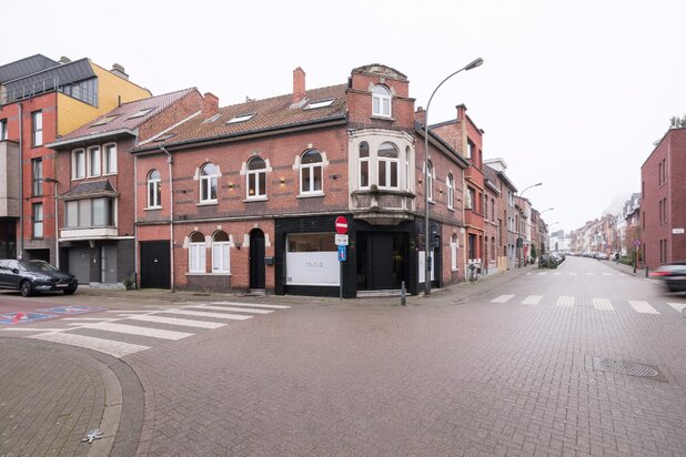 Karaktervolle stadswoning van 329m2 met kantoor op toplocatie in Hasselt.