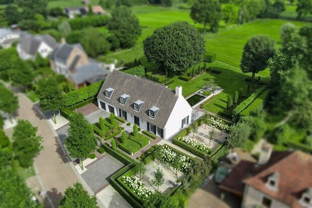 Instapklare villa op unieke ligging met vrij uitzicht