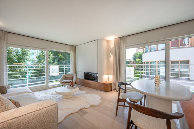 Luxueus hoekappartement (3 slpks) genietend van een perfecte zonoriëntatie, hartje Zoute...