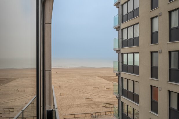 Appartement moderne avec vue latérale sur la mer à Duinbergen