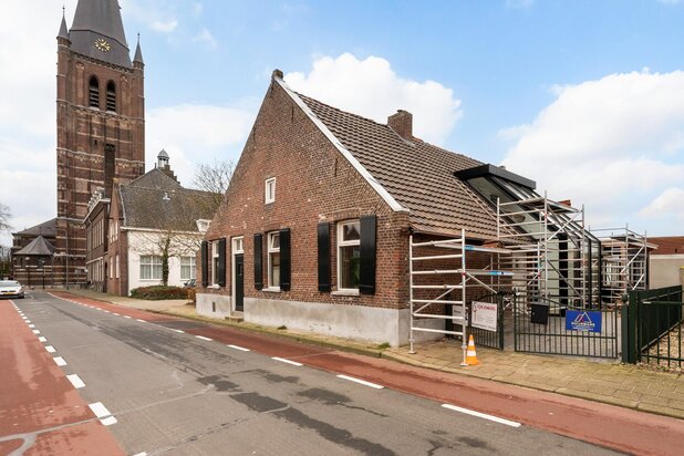 Historical building for sale at NEDERWEERT with reference 19808049580