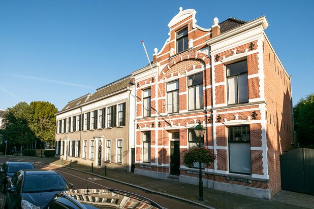 Royaal herenhuis met fantastische tuin op toplocatie in het Ginneken.