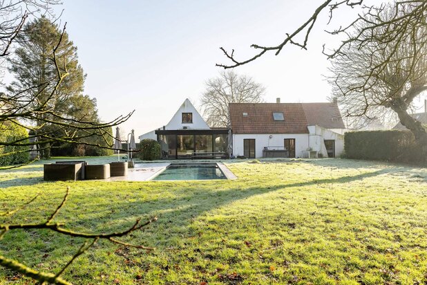 Authentic house on a large plot