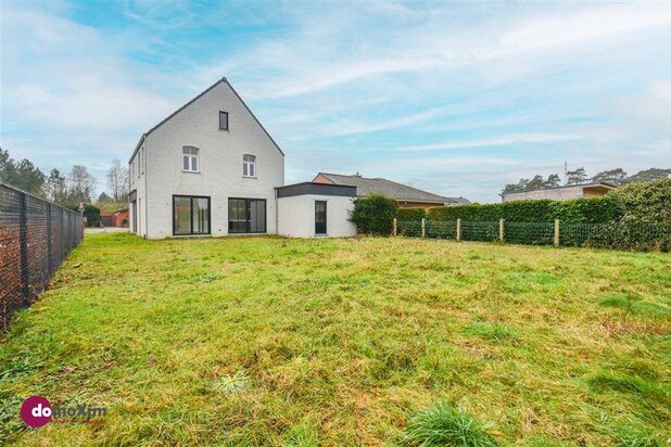 Modern parsonage style villa with 286m² living space in Keerbergen