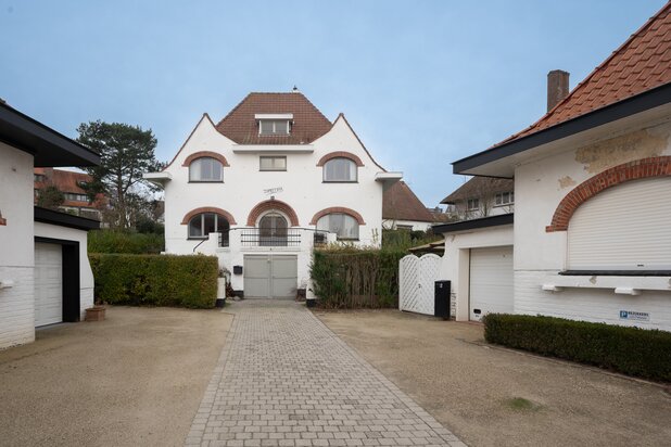 Charmante villa à rénover près de la plage de Duinbergen