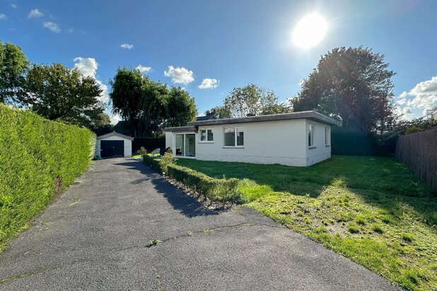 Bungalow/PROJECTGROND, terrein van 695m2, aan de Kragendijk.