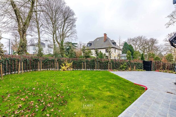 Schitterende 3gevels cottage stijl huis volledig gerenoveerd