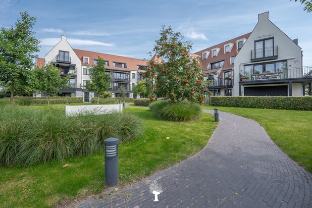 Exclusief tuinappartement met frontaal zicht op het meer van Duinenwater,...!