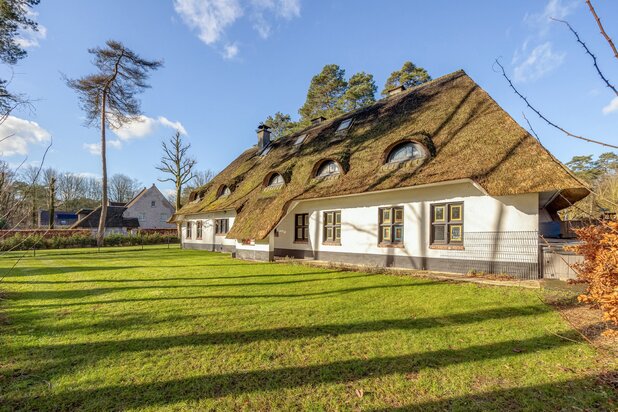 Ruime villa op prachtig stuk grond