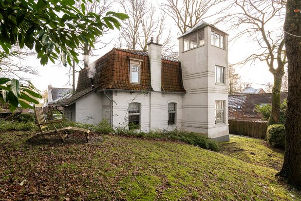 Villa 'Le Nid' in het dorpscentrum van Deurle 