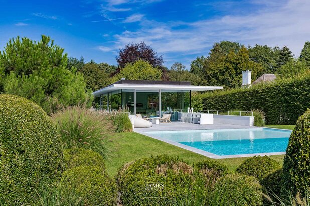 Villa for sale at Uccle with reference 19708454249