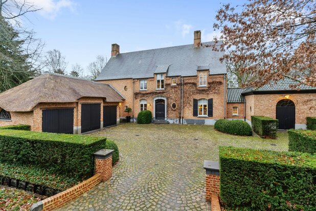 Spacious Villa in Schilde on a plot of up to 4 lots