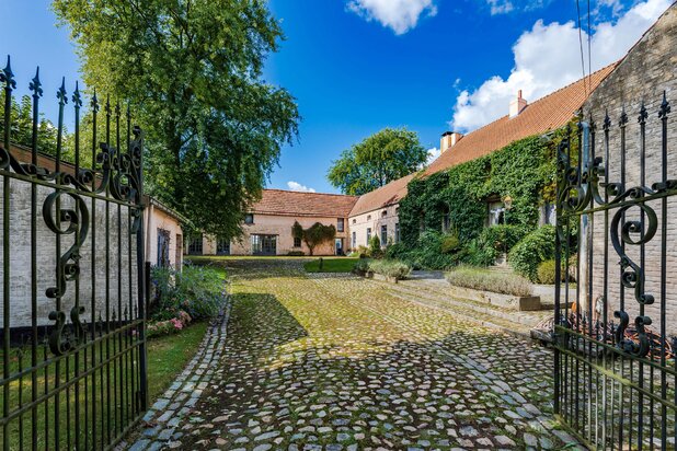 Square farmhouse 1864 - 1 Ha - Swimming pool