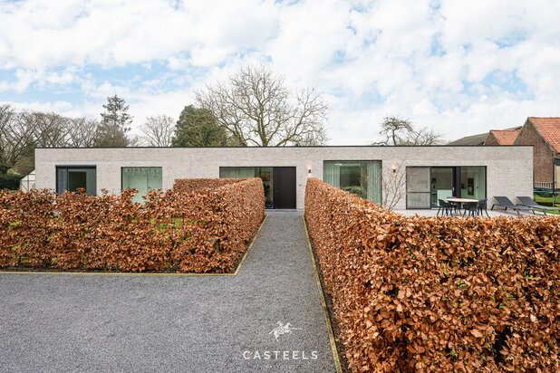 Unieke laagbouw woning in Merelbeke met uitbreidingsmogelijkheden