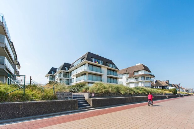 Appartement op een toplocatie in het Zoute met lateraal zeezicht