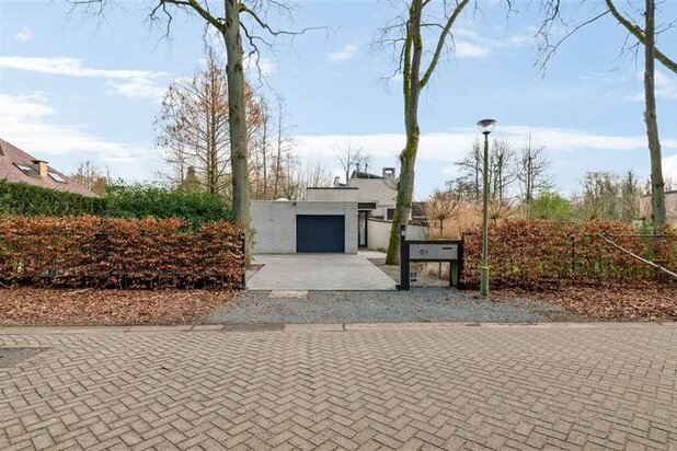 Moderne en ruime woning op residentiële toplocatie te 's Gravenwezel