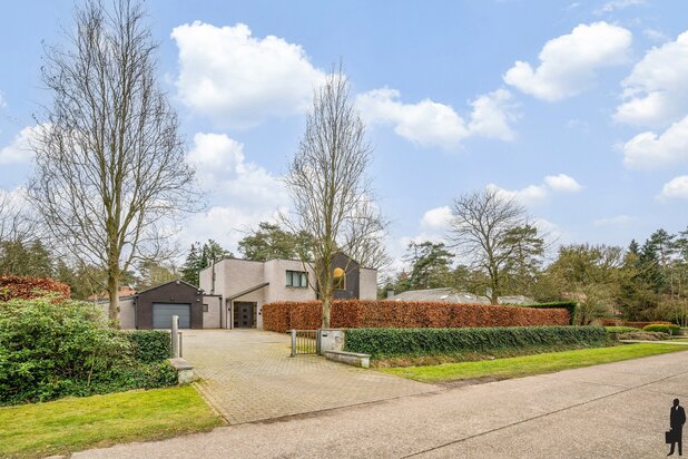 Moderne villa met zwembad op ca. 2.066 m² in Koningshof!