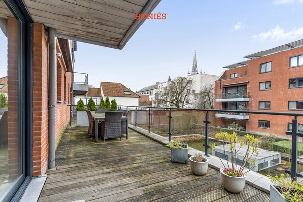 Ruim appartement met 3 slpks, riant terras en autostaanplaats