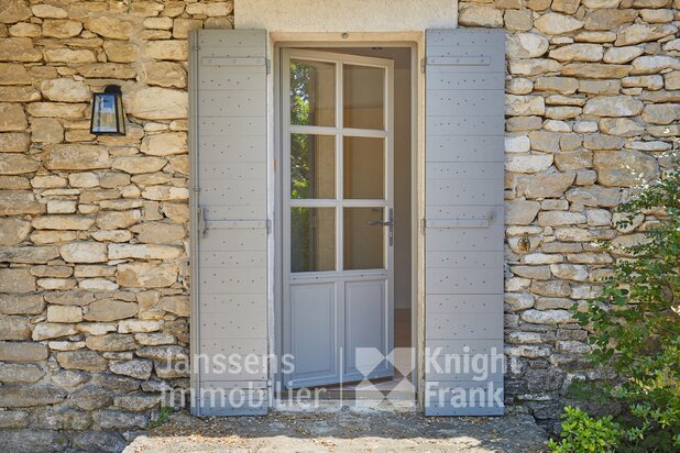 Stone country house in Ménerbes