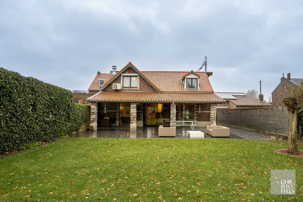 Renovated long-gabled farmhouse on 1,060 sq. ft. lot! 