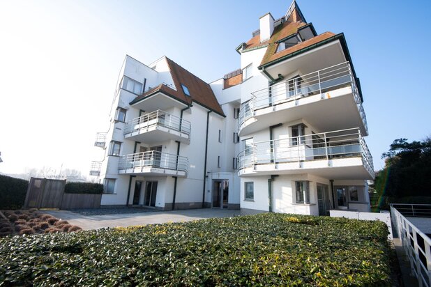 Zeer goed gelegen tuinappartement vlakbij de wandeldijk in het Zoute