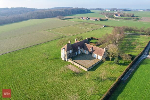 Unieke perfect onderhouden kasteel - villa met landelijk verzicht