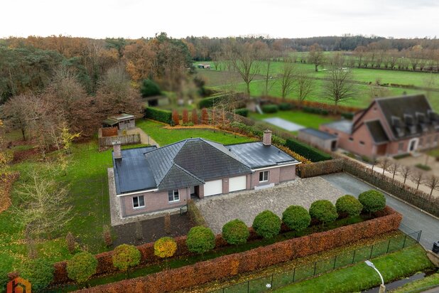 Gelijkvloerse villa met 3 slpkrs op ruim perceel (3314m²) te Putte