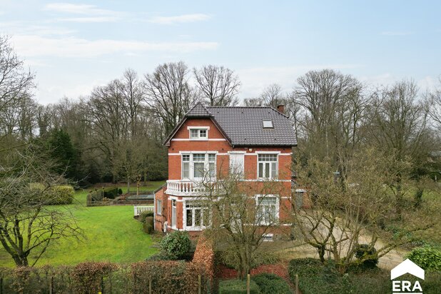 Interbellum-Villa met mogelijkheden in Houthalen-Helchteren