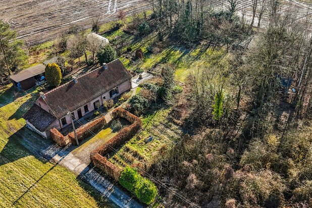 Landhuis op een ruim perceel van 5548m²