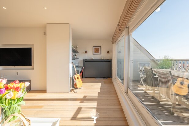 Penthouse gelegen in het hartje van het Zoute, op een zuchtje van het Albertplein en het strand ...