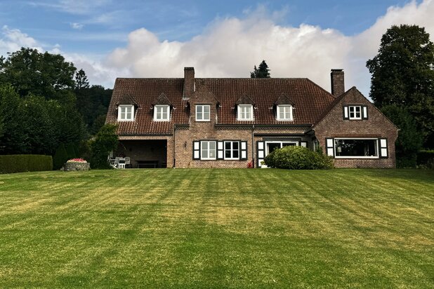 Mont-de-l'Enclus - Propriété de charme avec vue sur 1,75 ha