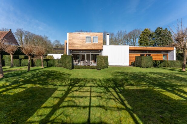 Modernistische villa op toplocatie te Sint-Andries