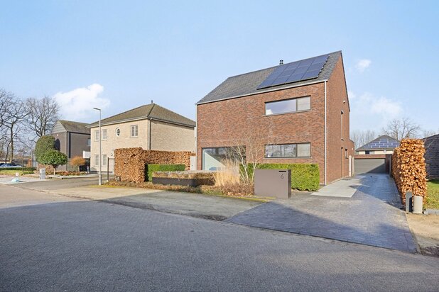 Recente, moderne woning met 3/4 slpks in een kindvriendelijke omgeving in Mol-Rauw.