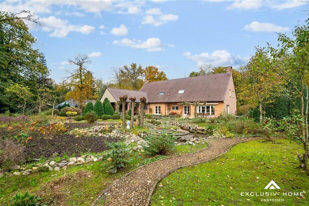 Contemporary villa in Bois du Strihoux